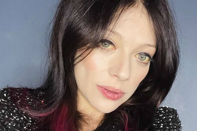 Michelle Trachtenberg Claps Back at Critics Questioning Her Health and  Appearance: 'This Is My Face'