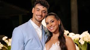 Filho de Xanddy e Carla Perez se casa em ilha particular na Bahia