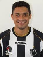 Nome na Camisa: Eder Luis. Time: São Paulo. Numero na Camisa: ? Nationality: Brasileiro. Position: CF*. BASIC SETTINGS. Age: 22. Dominant Foot: R. Injury: A - uni