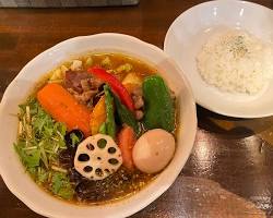日本のスープカレーの画像