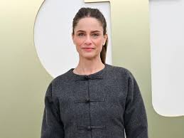 Amanda Peet's Quiet Battle with Cancer and Family Loss