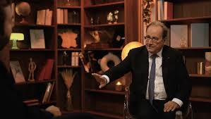 Présidentielle 2027 : "Je te plains quand même…" François Hollande se confie sur la cohabitation avec son père aux idées conservatrices à l’Élysée — ladepeche.fr