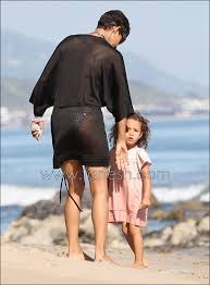 תוצאת תמונה עבור عربيات بالمايوه