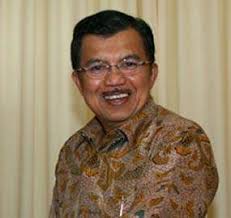 Jakarta - Dokter Raden Panji Utomo mengalahkan mantan Wakil Presiden Jusuf Kalla dalam sidang pencemaran nama baik. Siapa dokter ini sebenarnya? - jk-dalam