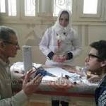 بالصور.. قافلة طبية للكشف عن
