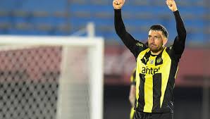 Peñarol líder y Nacional busca recortar distancias: Resumen del Fútbol Uruguayo
