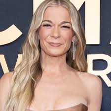LeAnn Rimes Undergoes $10,000 Wellness Treatment After Her Teeth Fell Out Mid-Concert