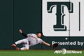 Lee Jung-hoo's colossal error: 'Expected batting average 0.190' — he missed a hit... SF lost in extra innings with a walk-off defeat despite '4G consecutive hits' [SF Review]