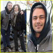 Taylor Kinney takes in the floats and performances at the 87th Annual Macy&#39;s Thanksgiving Day Parade with his mother, Pamela Heisler, on Thursday (November ... - taylor-kinney-thanksgiving-day-parade-mom