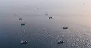 Oil prices rise as US, Iranian strikes threaten Strait of Hormuz reopening