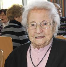Anna Ganter, mit 101 Jahren die älteste Einwohnerin, besuchte den ...