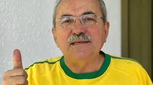 Ex-deputado apoiador de Bolsonaro posta nude por engano e foto íntima vira assunto na internet