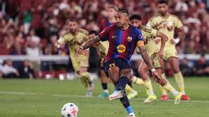 Raphinha sobrevive a la canícula y el Barcelona se lleva el Gamper