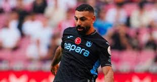 مخاوف الإصابة تحاصر محمد صلاح قبل مباراة طرابزون الأوروبية