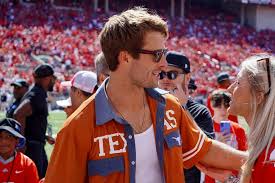 ESPN College GameDay live stream & viewing info for Week 2: Ohio State vs Texas