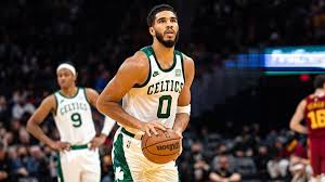 Jayson Tatum joga hoje? Onde assistir aos jogos da NBA nesta sexta-feira