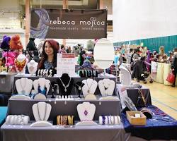 Image de Person Selling Jewelry at Craft Fair