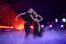 Łodzianin Kacper „Jasper” Porębski ogolił głowę. Wygląda jak łobuz. Dlaczego to zrobił?