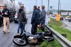 Mãe e filha morrem em gravíssimo acidente de moto na BR-101, em Itajaí