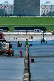 Reflecting Pool Contract Has ‘Inflated’ Profit Margin, Government Analysis Finds