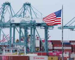 FMI: Economía mundial resiliente a aranceles de Trump, pero panorama se oscurece