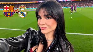 Alana Flores vive desde primera fila el Barcelona vs. Real Madrid