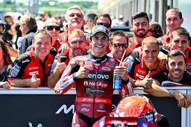 Marc Marquez domine le sprint du GP de Hongrie devant Acosta et Bezzecchi, Quartararo 18e