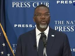 'Nobody is above the law': Johnson preps new policies to hold ICE accountable