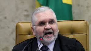 Roberto Gurgel, procurador-geral da República, durante o julgamento do mensalão, em 03/08/2012 (Cristiano Mariz). Na avaliação de Gurgel, como os eventuais ... - Gurgel