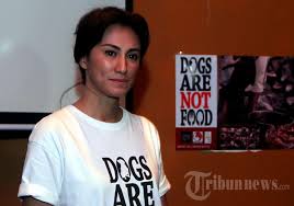 Hasil gambar untuk bugil telanjang NAJWA SHIHAB indonesia presenter tv