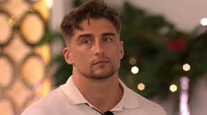 Love Island: All Stars contestant divides fans with 