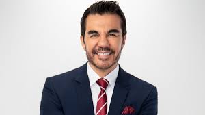 Adrián Uribe fue sometido a delicada cirugía, este es su estado de salud