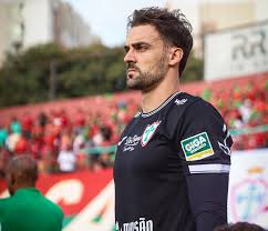 Palmeiras encaminha chegada de goleiro da Portuguesa; saiba detalhes
