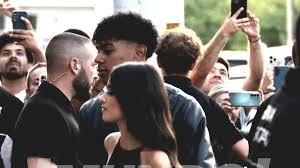 Lamine aparece con su nueva novia en la cena de celebración del título liguero