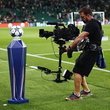 Ligue des Champions: L'UEFA Relance les Enchères! Qui Diffusera en 2027?