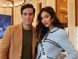 Danilo Carrera llega a Tailandia para el Miss Universe y comparte su primer encuentro con Nadia Mejía