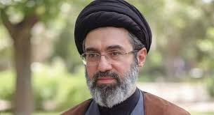 روایت مادر همسر آیت‌الله مجتبی خامنه‌ای از حمله نهم اسفند به بیت رهبری