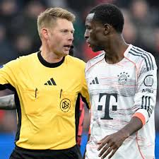 Bayer Leverkusen - FC Bayern im Liveticker: Jackson fliegt mit Roter Karte vom Platz