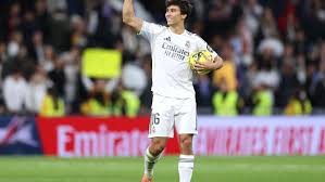 جارسيا يكرر إنجاز نيستلروي مع ريال مدريد
