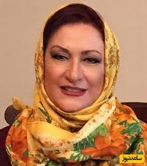 مریم امیرجلالی : 77 سالمه، نیازی نمیبینم برم لبهامو ژل بزنم و مثل اردک کنم یا ابرو تتو کنم و لپ باد کنم/ هزار ماشالله به خودم،همینه که هست...