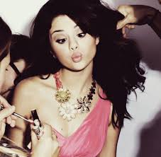 Résultat de recherche d'images pour "we heart it selena gomez"