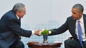Résultat de recherche d'images pour "poignée de main castro obama"