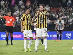 ¡Clásico Candente! Libertad vs. Guaraní: ¿Quién se acerca a la cima? - Imagen principal del artículo