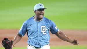 Mariners trading top catching prospect Ford to Nats for reliever Ferrer