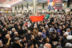 مراسم گرامیداشت رهبر شهید از سوی آیت‌الله مکارم شیرازی برگزار شد