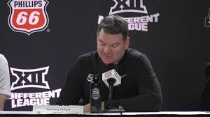 iowa state basketball team celebrates victory