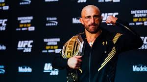 Volkanovski rebate provocação de Tsarukyan antes do UFC 331 e dispara: 'Eu provei isso'