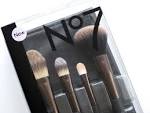 No 7 make up brush set