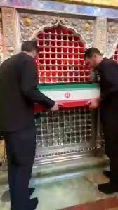 لحظه ورود پیکر نوه ۱۴ ماهه آقای شهید ایران به بارگاه حضرت علی (ع) + فیلم
