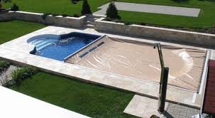Aquamatic Manual EZ Pool Cover | Paramount